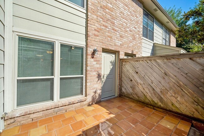 Private courtyard - Main Door - 8801 Hammerly Blvd Rental
