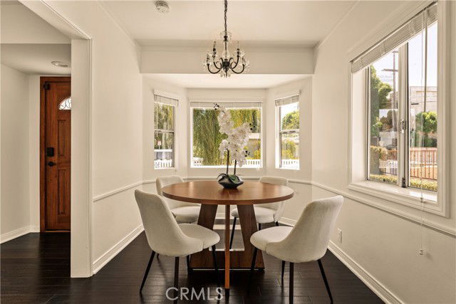 Building Photo - 15233 Camarillo St