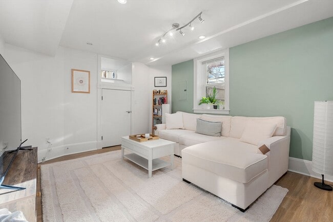 Photo - 18 Wyman St Unit 1