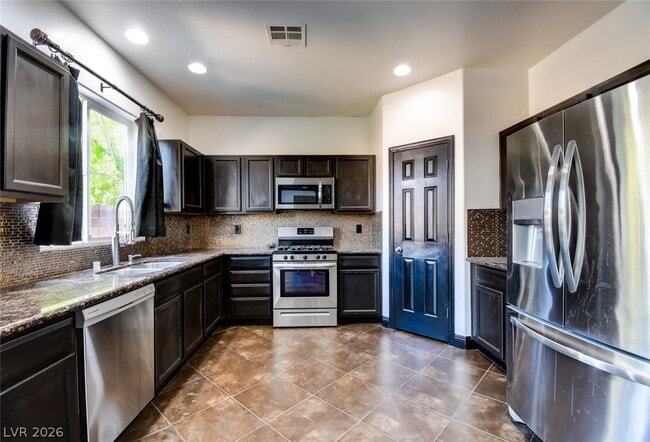 Photo - 2904 Dowitcher Ave