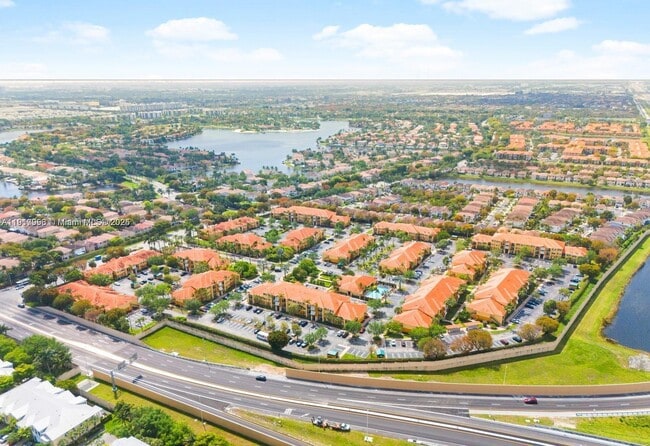 Building Photo - 7300 NW 114th Ave Unit 305-6