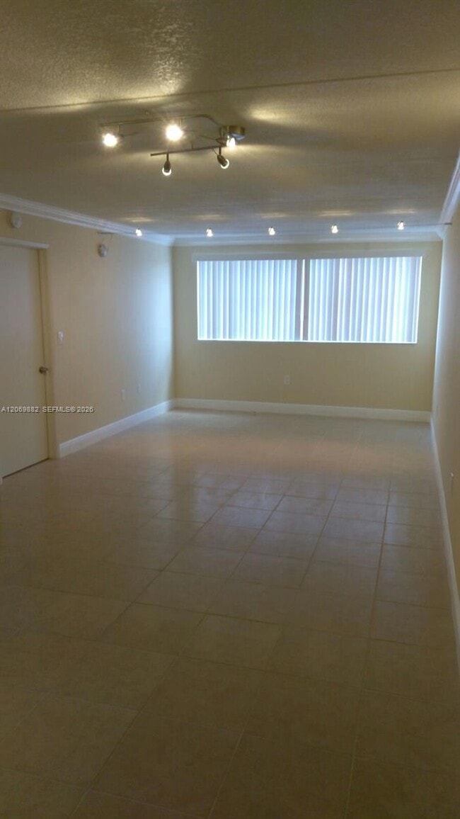 Photo - 6195 NW 186th St Unidad 417
