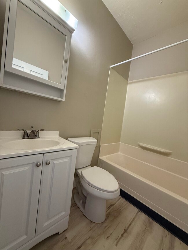 Photo - 408 Central St Unit 6