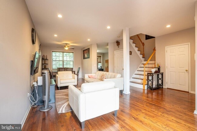 Photo - 76 Tennyson Rd