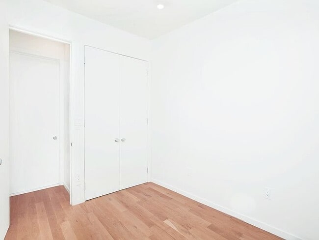 Photo - 410 E 153rd St Unidad 5