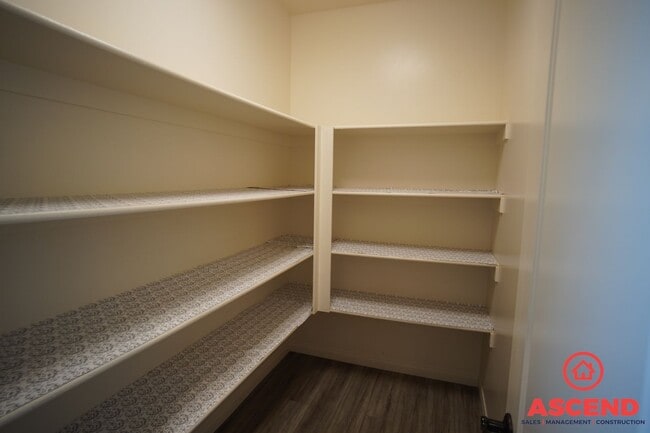 Photo - Glamorous Home in Seven Oaks Gated Community!