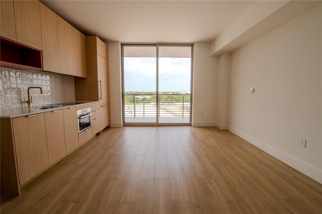 Photo - 90 NE 32nd St Unidad 824