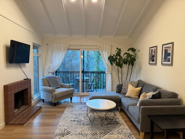 Building Photo - 7714 SW Barnes Rd Unit B Rental