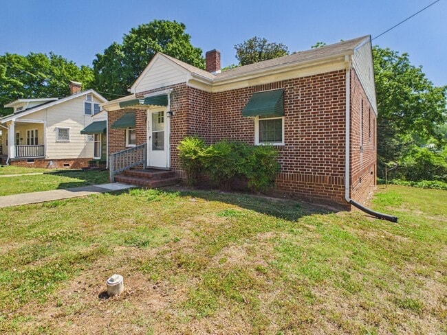 Photo - 512 Maple St