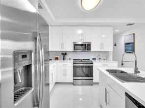 Building Photo - Northeast 212th Terrace, Aventura, FL 3318... Rental