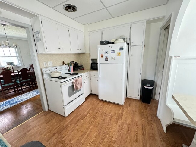 Photo - 2033 Perth St Unidad House