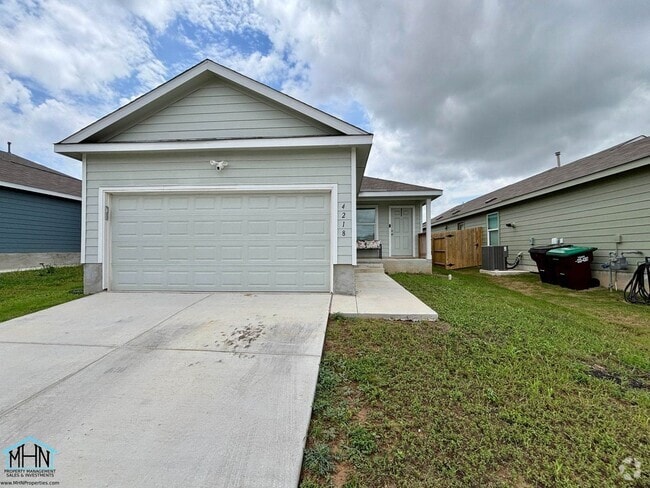 Building Photo - Welcome Home to this Charming 3-Bedroom 2-...