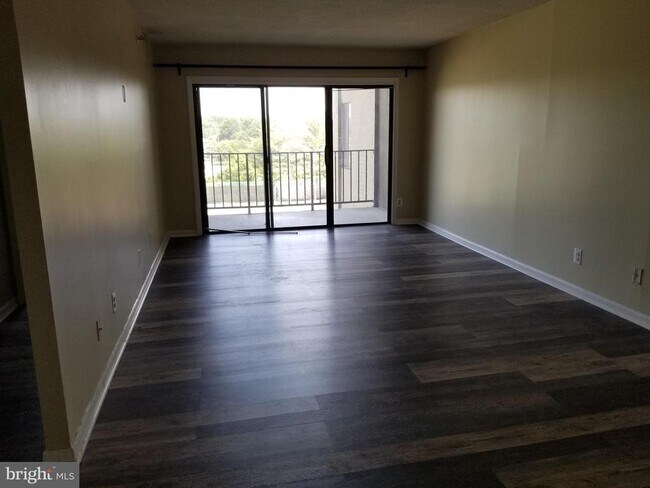 Photo - 9200 Edwards Way Unidad 611