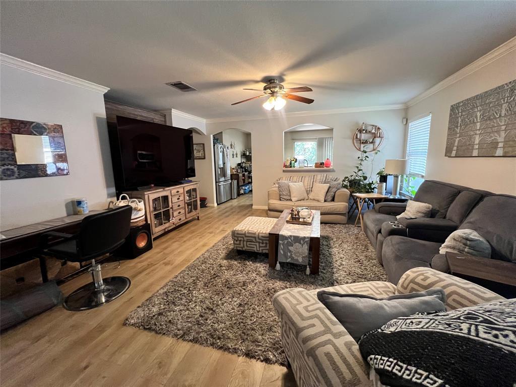 Photo - 1905 Hawksbury Way