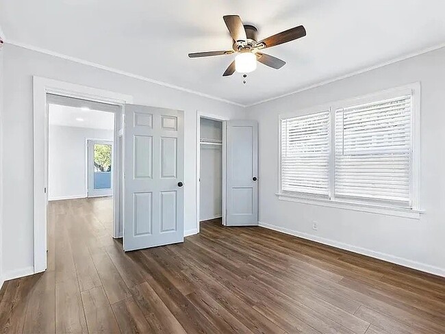 Photo - 845 Oak St SW