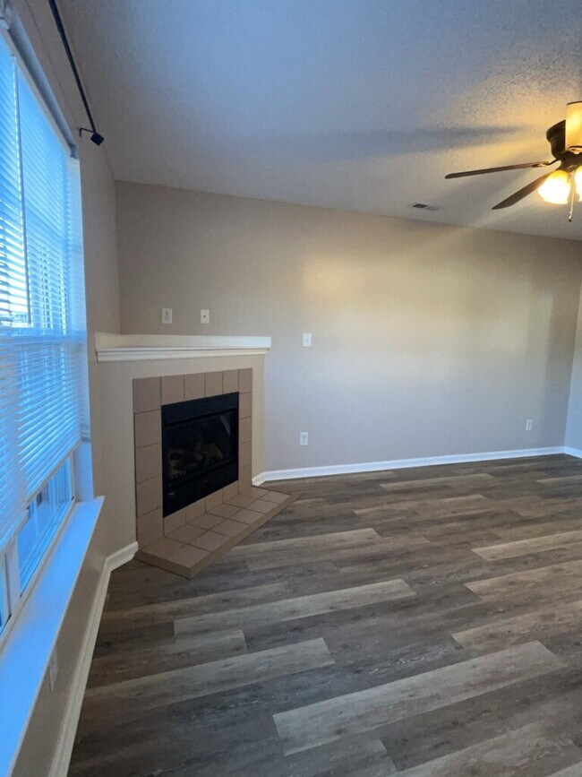 Photo - 809 Timberlake Trail