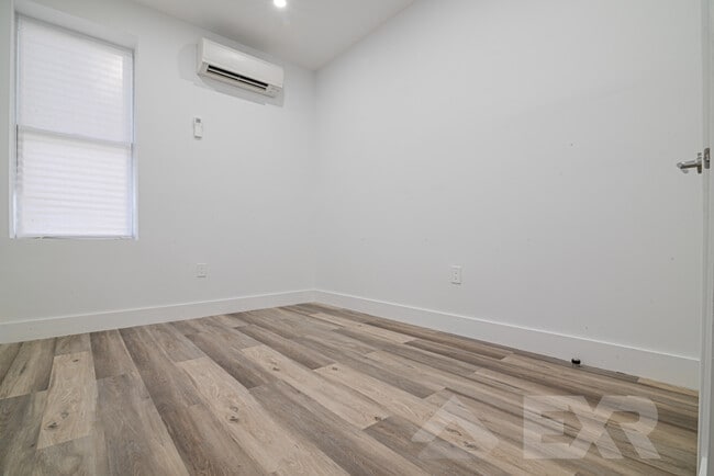 Photo - 2785 E 15th St Unidad 1R