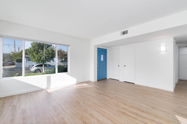 Photo - 1138 N Valley St