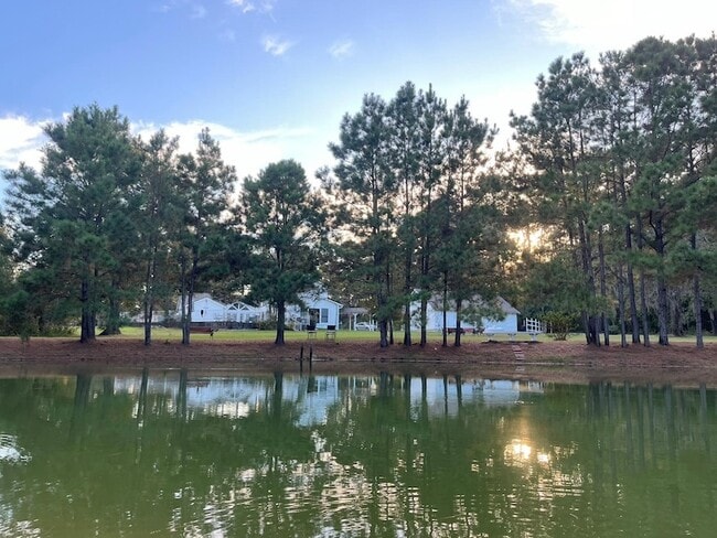 Photo - 8402 Matthews Ln