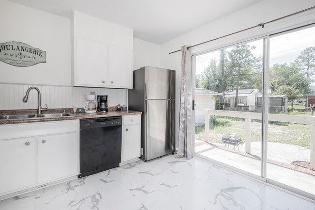 Photo - 3831 Forest Glen Dr