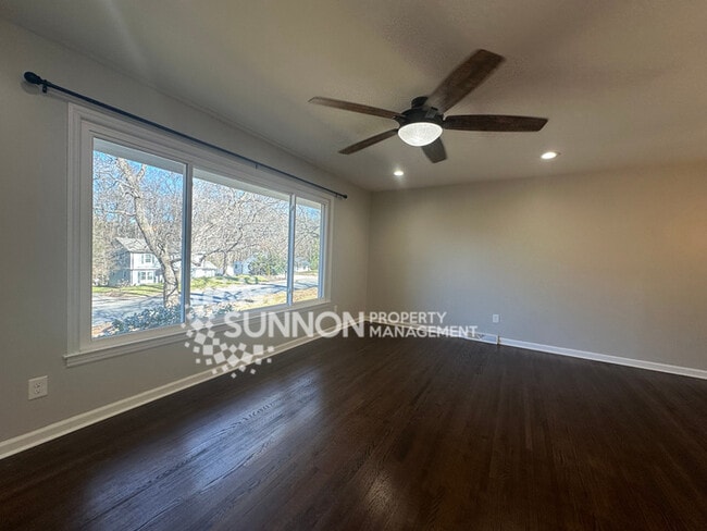 Photo - 4 Bedroom in Montclaire South