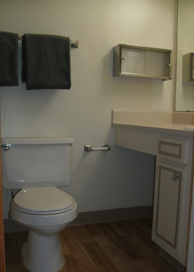 Executive West Senior Community Apartments For Rent in Albuquerque