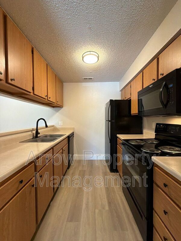 Building Photo - 2344 N 44th St Unit 19