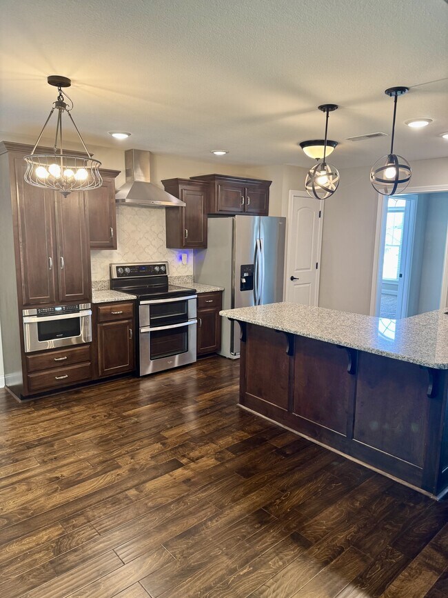 Photo - 1062 Harrison Way