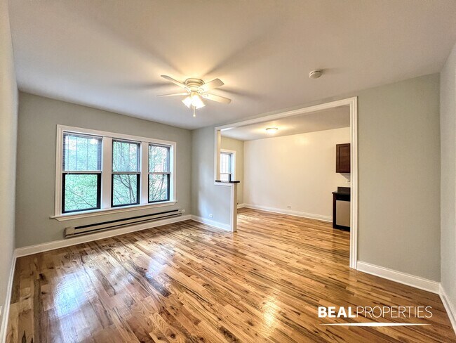 Photo - 630 W Cornelia Ave Condo Unit 1 bed