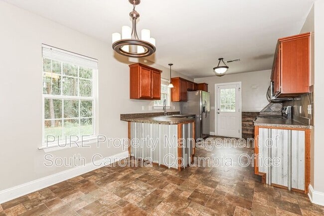 Photo - 322 Shetland Ln