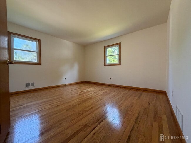Photo - 830 2nd St