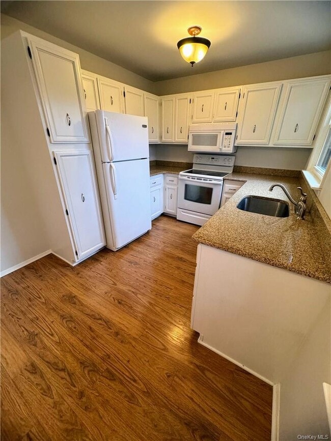 Photo - 716 Sierra Vista Ln