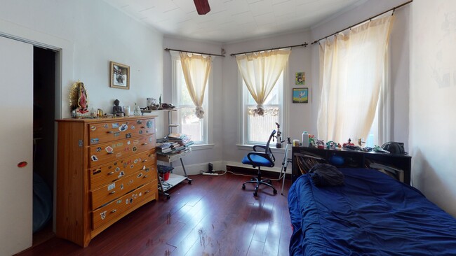 Building Photo - 23 Endicott Ave Unit 1R Rental