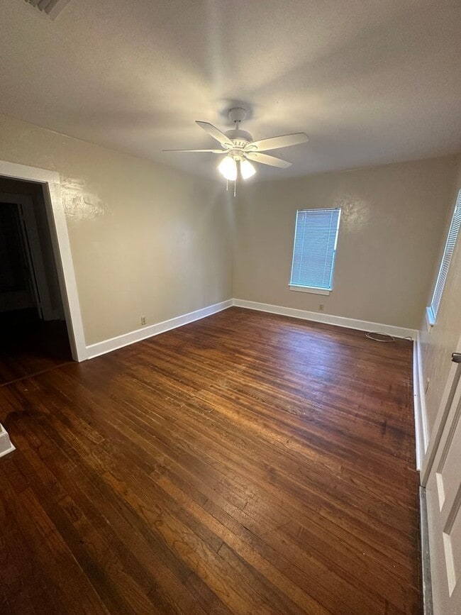 Photo - 2/1 house with yard in Midtown! Available now!