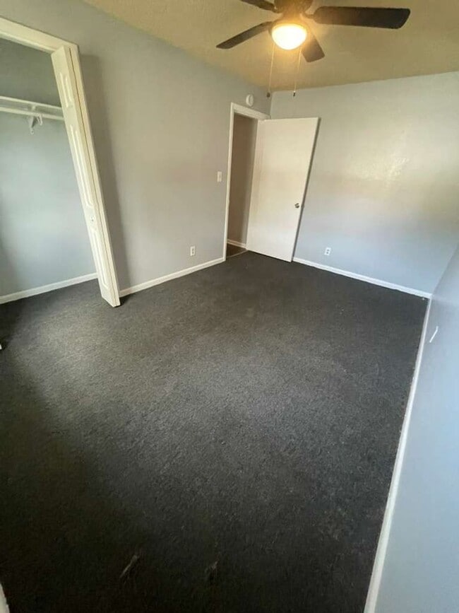 Photo - Cute and Cozy 2/1 in Mulberry- Apply FOR FREE now!!