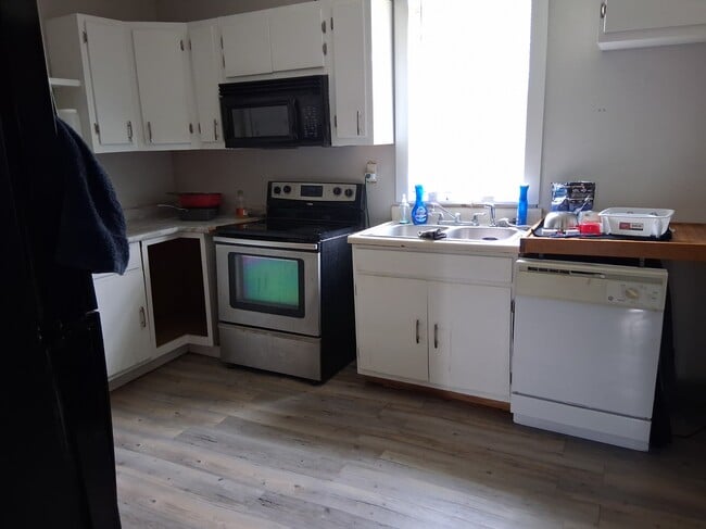Photo - 2905 N Denny St Unit A