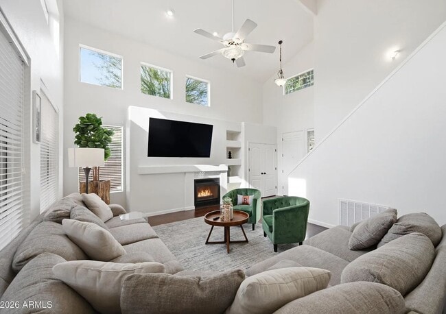 Photo - 374 N Scott Dr