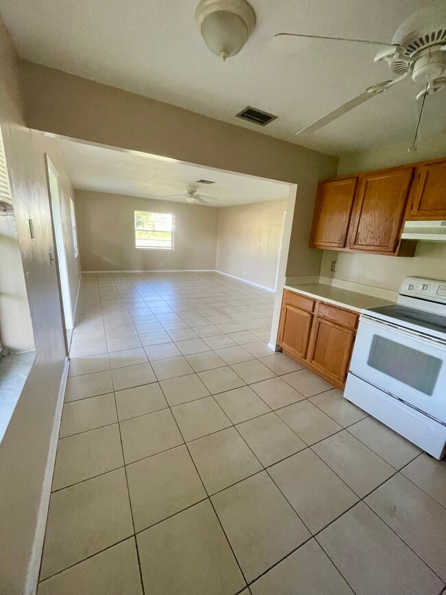 Photo - 1570 E Breezy Ln Apartments Unit 1570 A East Breezy lane