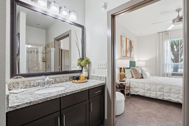 2BD, 2BA - 1199SF - Primary Bathroom