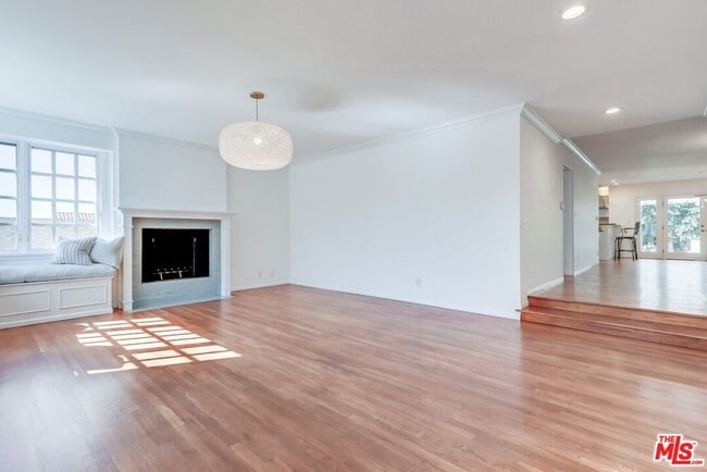 13203 Dewey St