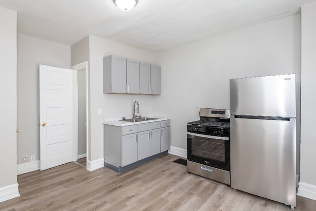 Photo - 115 E Foraker St Unit 1