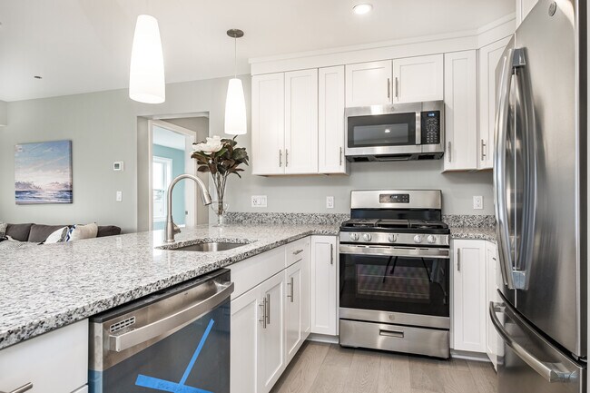 Photo - 450 American Legion Hwy Unit 505