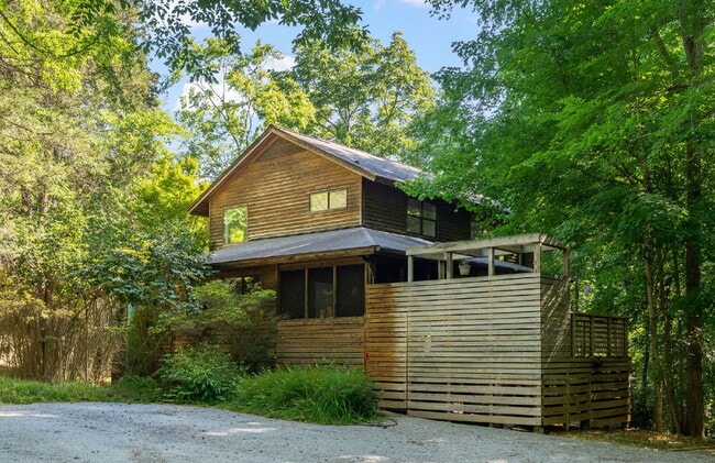 Photo - 104 Rose Ln