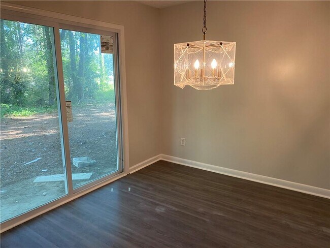 Photo - 3575 Oakvale Rd Unit 101