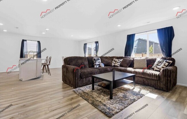 1425 Salzer Crk Dr
