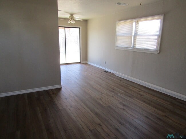 Photo - 1801 W Hermosa Dr