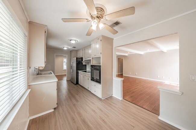 Photo - 1300 Potomac Dr