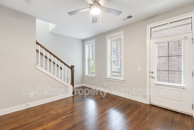 Photo - 214 Porter Village Cir