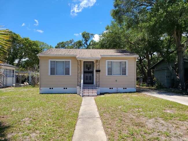 Photo - 2501 8th St S House