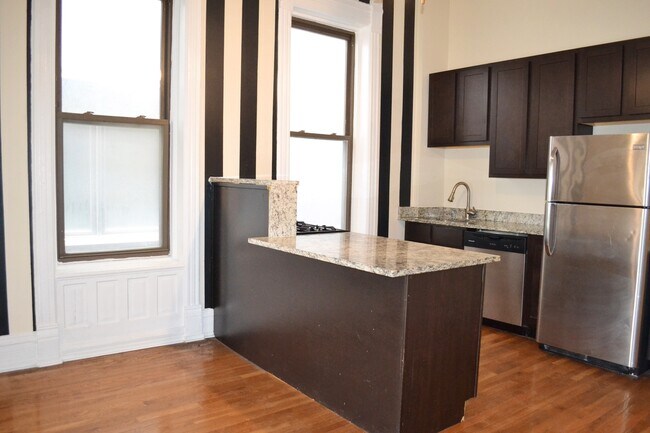 Photo - 2050 W North Ave Apartment Unit 3